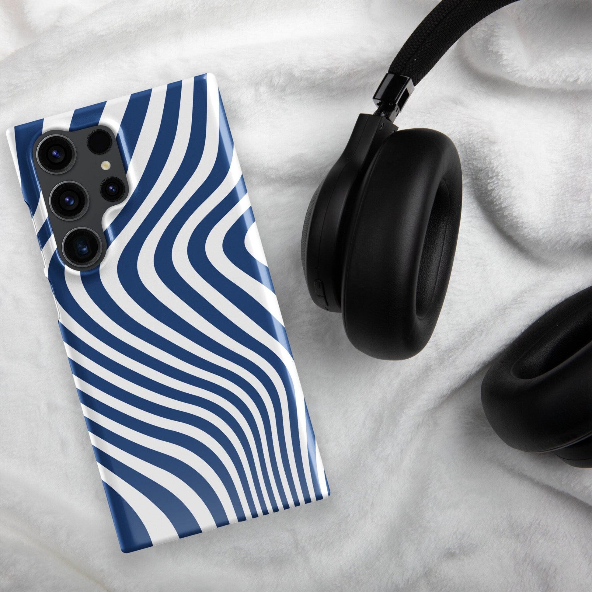 Curvy White Lines Samsung Galaxy S24 Ultra Case - Elegant Geometric Design - Raiden Gate Design